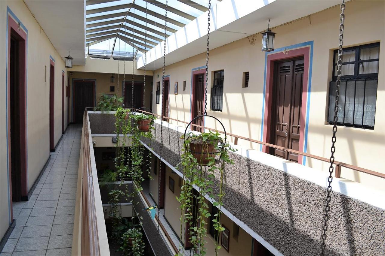 Hotel Janeiro Guadalajara Ngoại thất bức ảnh