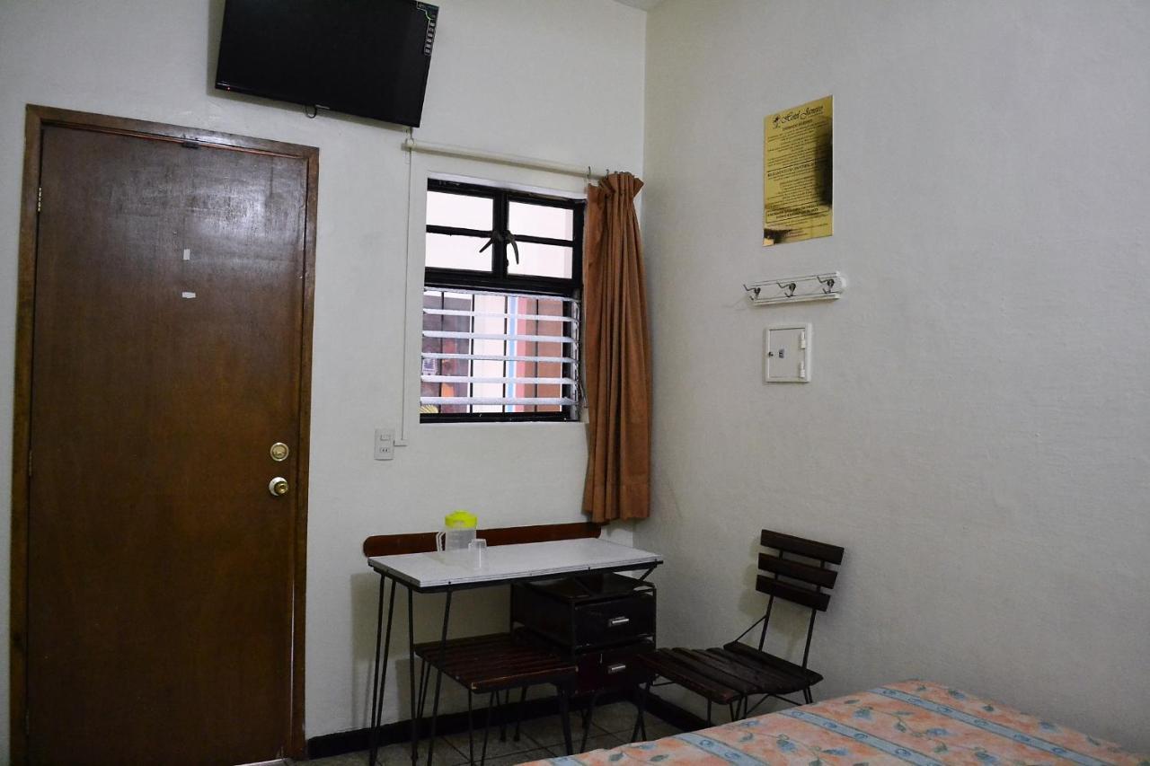 Hotel Janeiro Guadalajara Ngoại thất bức ảnh