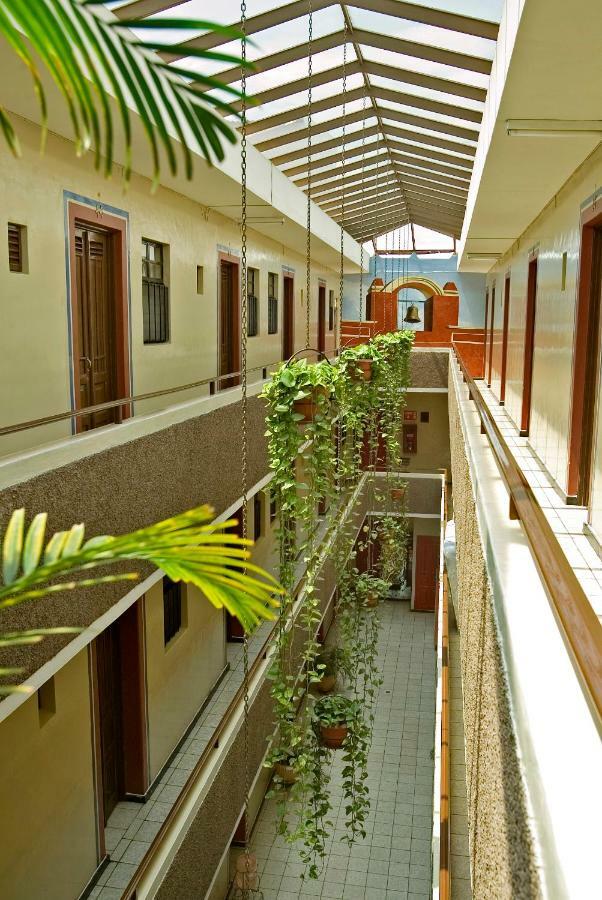 Hotel Janeiro Guadalajara Ngoại thất bức ảnh