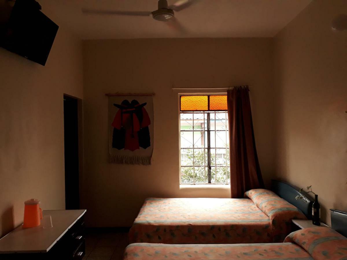 Hotel Janeiro Guadalajara Ngoại thất bức ảnh