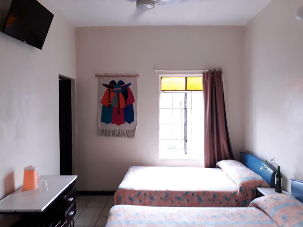 Hotel Janeiro Guadalajara Ngoại thất bức ảnh