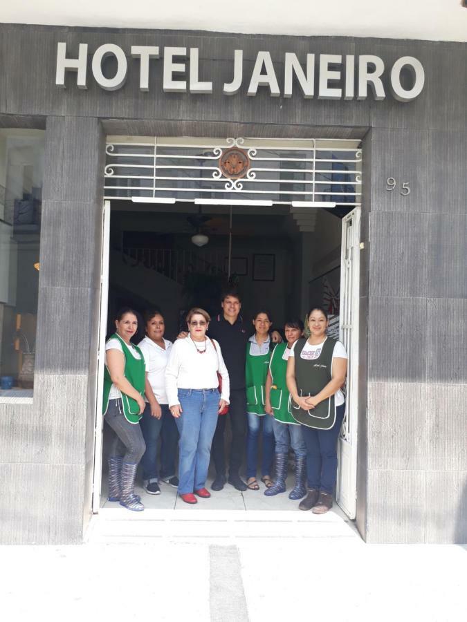 Hotel Janeiro Guadalajara Ngoại thất bức ảnh